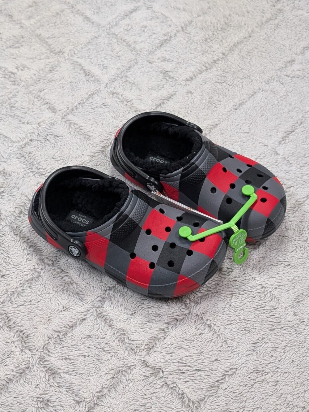 Crocs Classic Fleece Lined Clog Red Black  Buffalo Plaid Mens 2 Womens 4 Kids J2